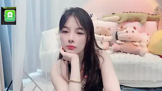 AKiKi711 from StripChat