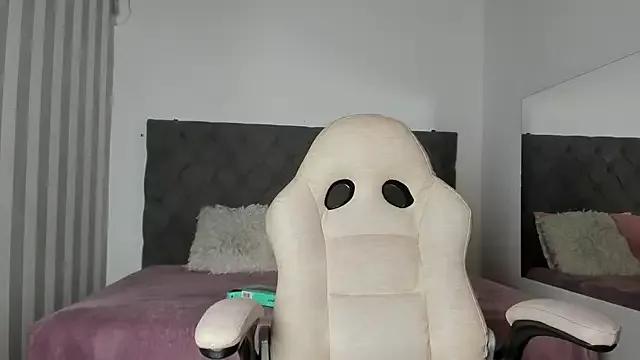 Alahia_Am from StripChat
