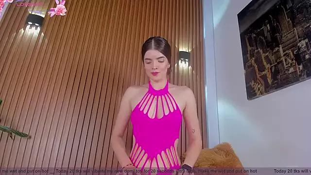 Alahia_sky from StripChat