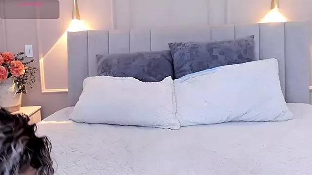 Alana__Milf from StripChat is Freechat
