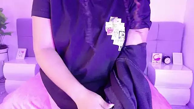 Alanaa_Gomez from StripChat