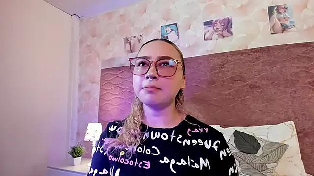 AlanaLeBlanc from StripChat is Freechat
