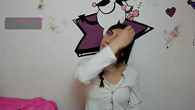 Alanaloiiss_ from StripChat