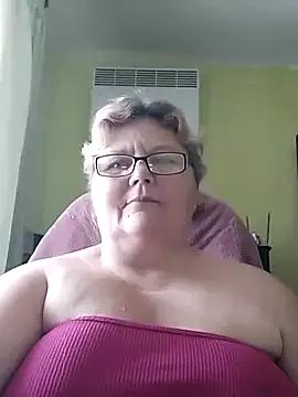 AlenushkaGold from StripChat is Freechat