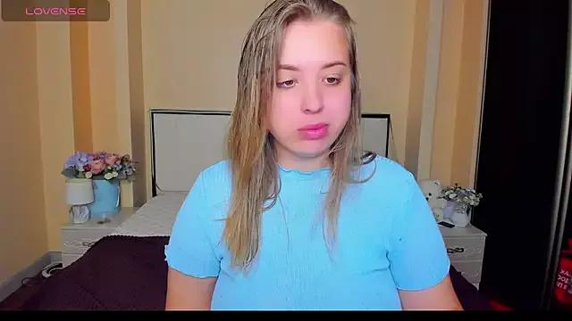 AlexissM from StripChat is Freechat