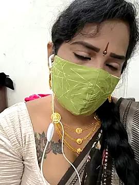 Aliana26 from StripChat