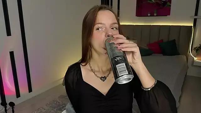 AliceDelaney from StripChat is Freechat