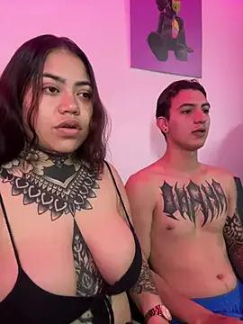 aliensexy from StripChat is Freechat