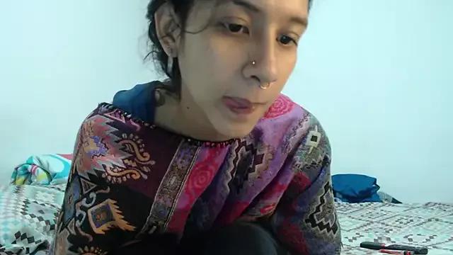 AlinaWoolf_ from StripChat is Freechat