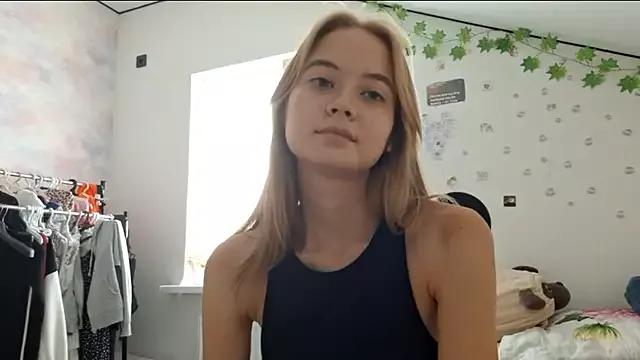 ALISALISAAS from StripChat is Freechat