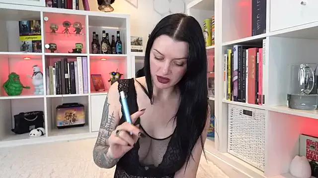 AlissaNoir from StripChat is Freechat