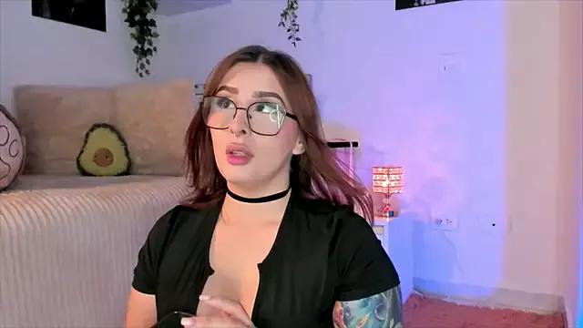 Alissonroses from StripChat is Freechat