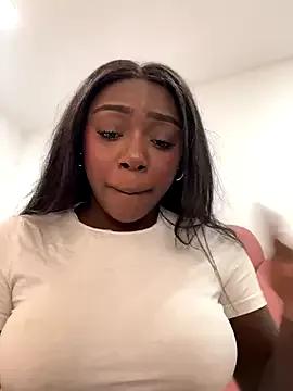 alissradiante1 from StripChat is Freechat