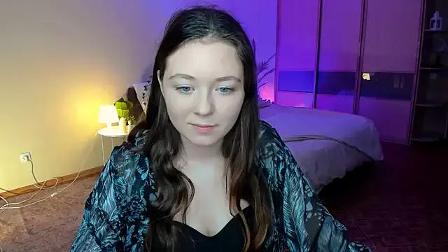 AlluringLookk from StripChat is Freechat