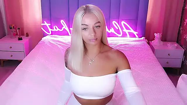 AllwaysHotJ from StripChat