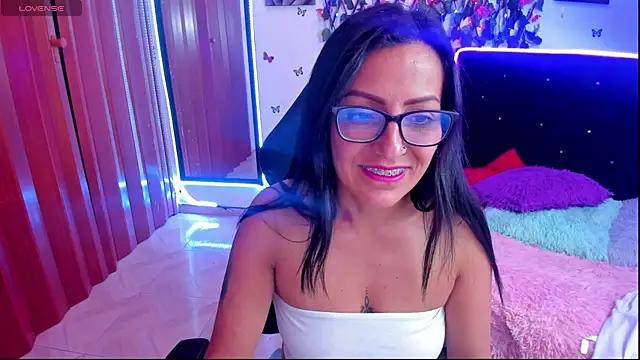 alma_blue from StripChat