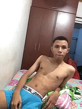 Alvarozzxv from StripChat