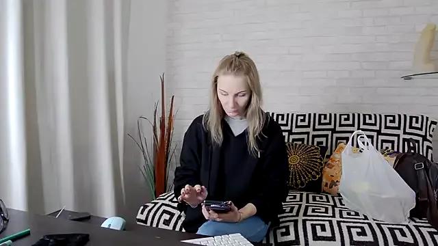 AmaliaMao from StripChat