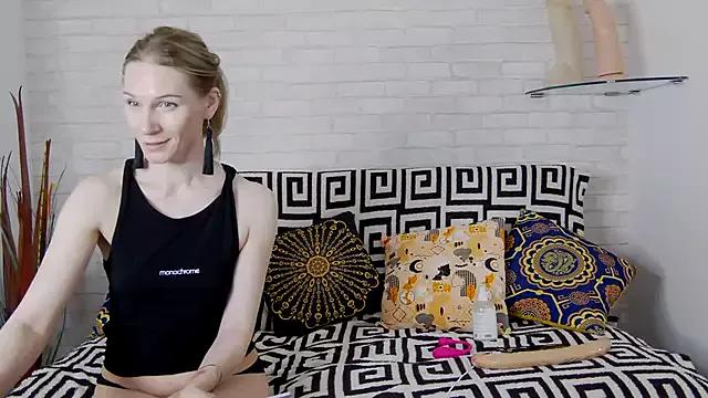 AmaliaMao from StripChat