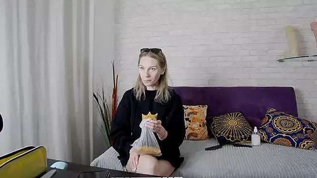 AmaliaMao from StripChat