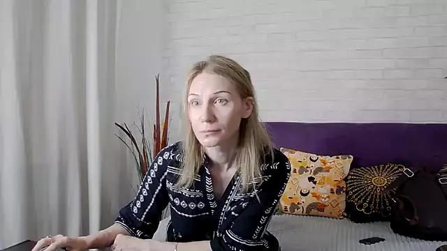 AmaliaMao from StripChat
