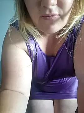 amanda-hornySeduction from StripChat