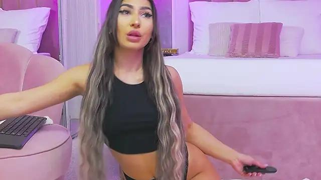 AmaraRay from StripChat