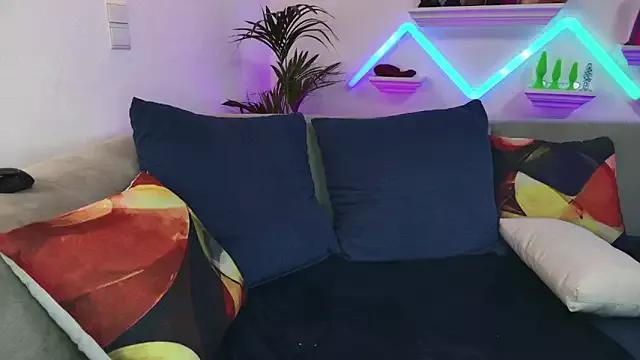 AmazingCurvy from StripChat