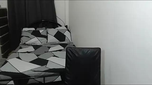 AmazingLuchie from StripChat