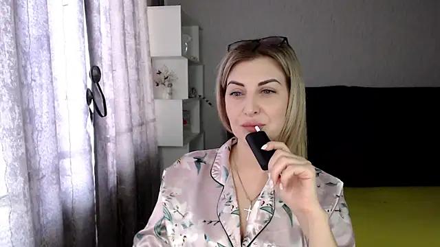 Girls: try live performances with matured performers, from dancing to quirks, in a variety of beautiful sex cams.