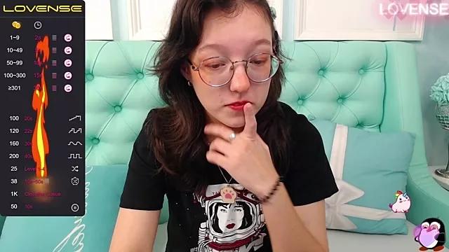 AmiAdams from StripChat