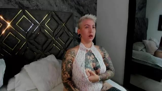 amy_ink on StripChat 