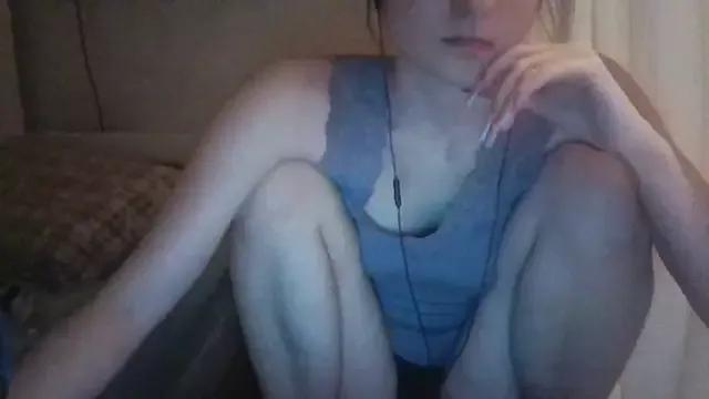 Analitayoung from StripChat is Freechat