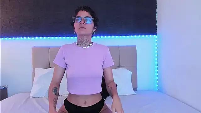 anaroa from StripChat
