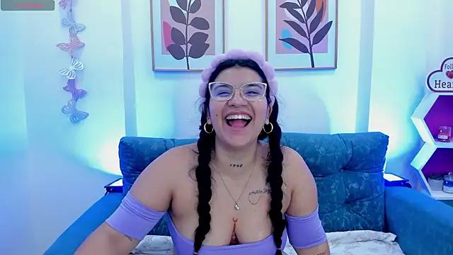 Girls: try live performances with matured performers, from dancing to quirks, in a variety of beautiful sex cams.