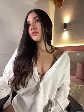 AniiRose from StripChat