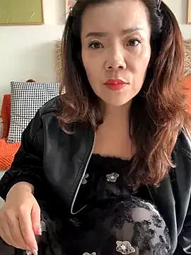 anna_yngs from StripChat