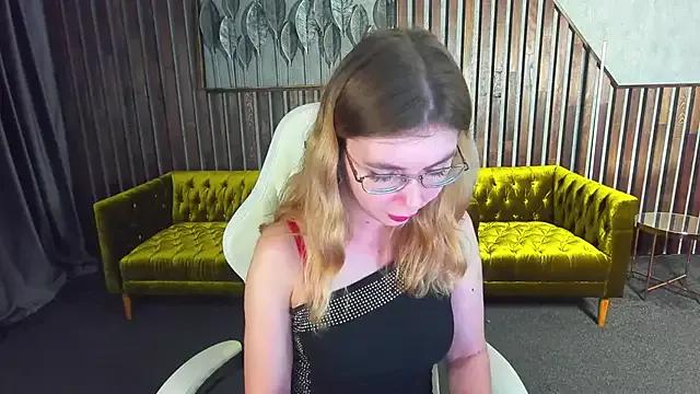 AnnaFoxyy from StripChat