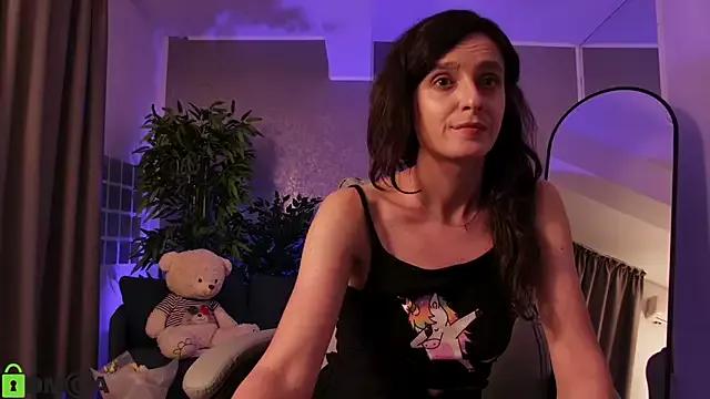 AnnaHarperX from StripChat