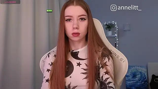 Annelitt from StripChat