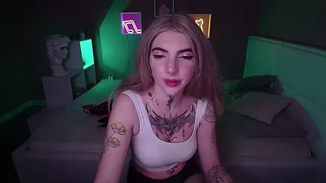 AnneTenet from StripChat