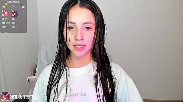 annie_mora from StripChat