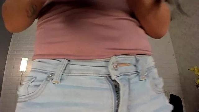 AnnieCorrea_ from StripChat