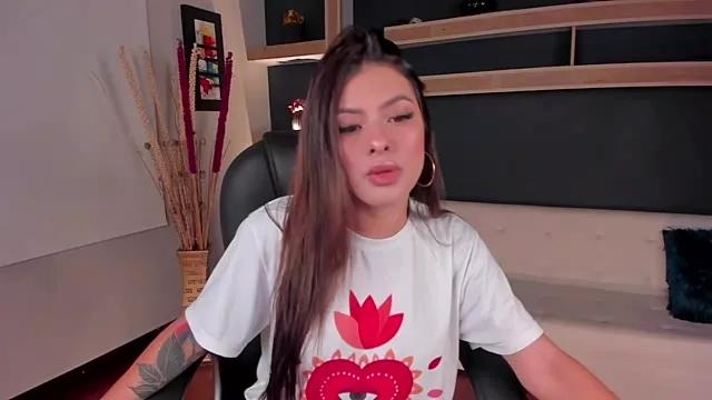 AnnieCorrea_ from StripChat