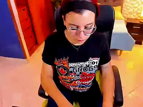annyfischer from StripChat is Freechat