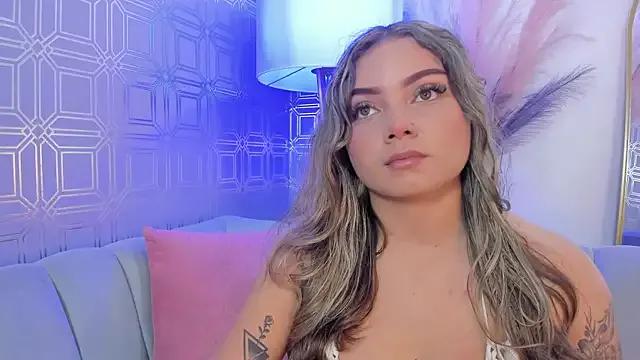 AnnyLopezz_ from StripChat