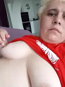 AnnyLwe from StripChat