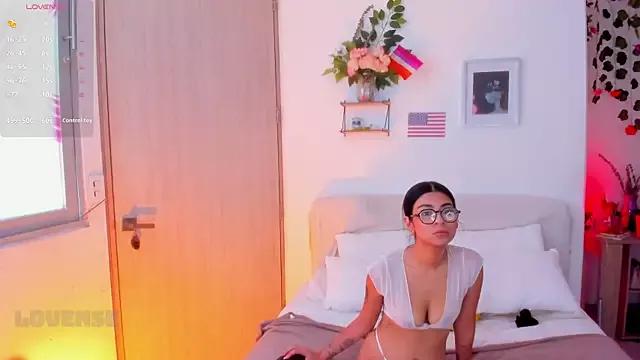 Girls: try live performances with matured performers, from dancing to quirks, in a variety of beautiful sex cams.