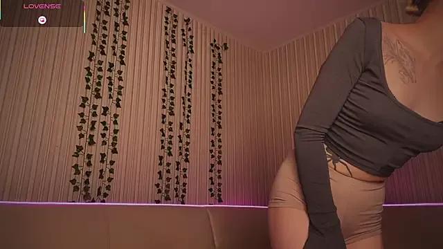 arachnissa from StripChat