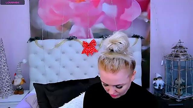 ArianaXDior on StripChat 